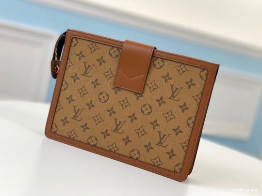 WIS CHANELUTCH LOUIS VUITTON 0811